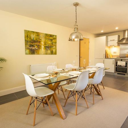The Wellness Lodge- Gym, Table Tennis, Cinema, Parking And More! Bath Esterno foto