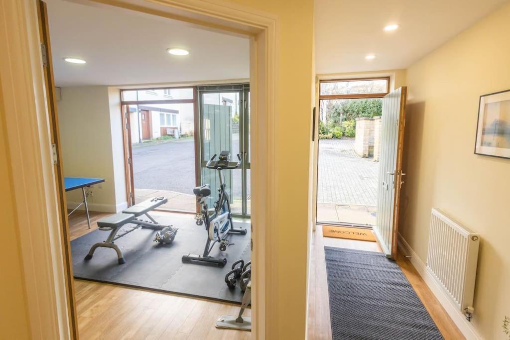 The Wellness Lodge- Gym, Table Tennis, Cinema, Parking And More! Bath Esterno foto