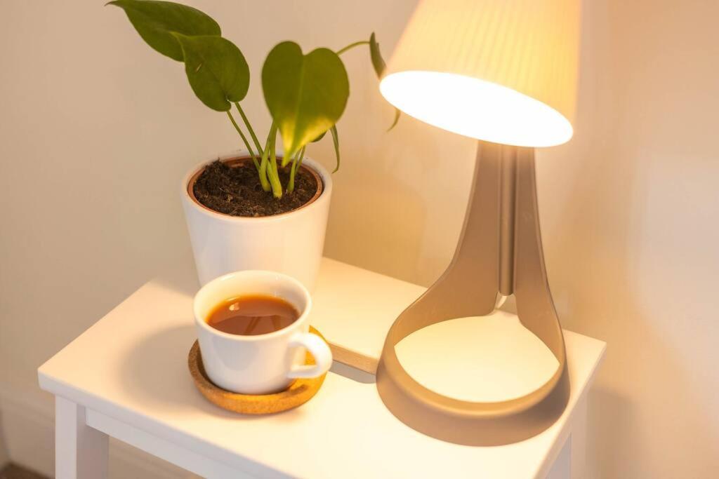 The Wellness Lodge- Gym, Table Tennis, Cinema, Parking And More! Bath Esterno foto