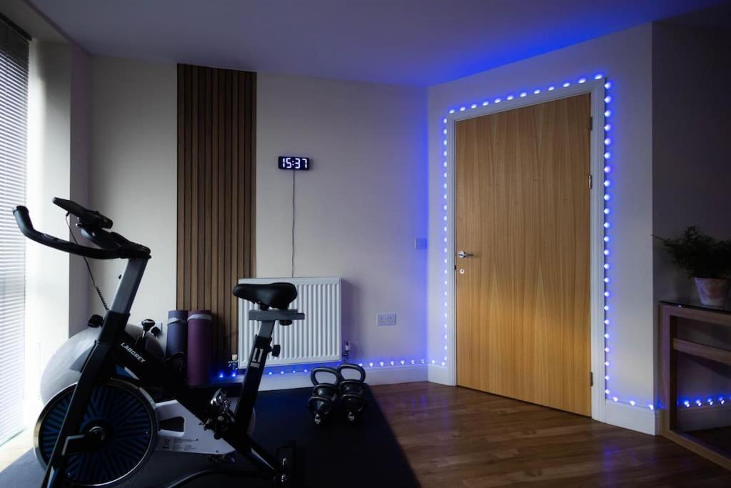 The Wellness Lodge- Gym, Table Tennis, Cinema, Parking And More! Bath Esterno foto