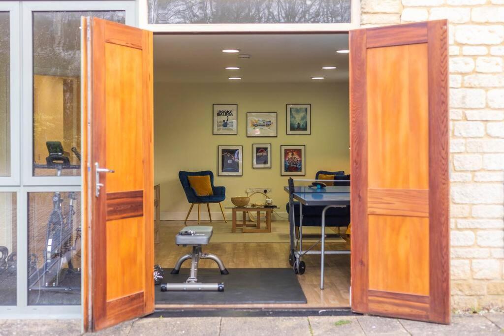 The Wellness Lodge- Gym, Table Tennis, Cinema, Parking And More! Bath Esterno foto