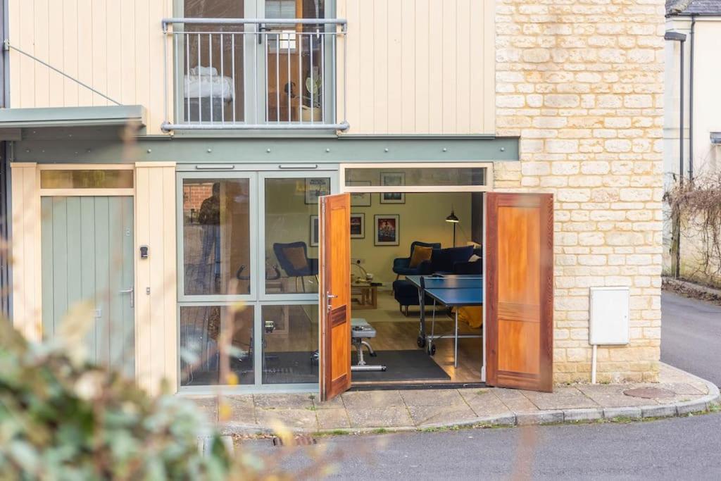 The Wellness Lodge- Gym, Table Tennis, Cinema, Parking And More! Bath Esterno foto