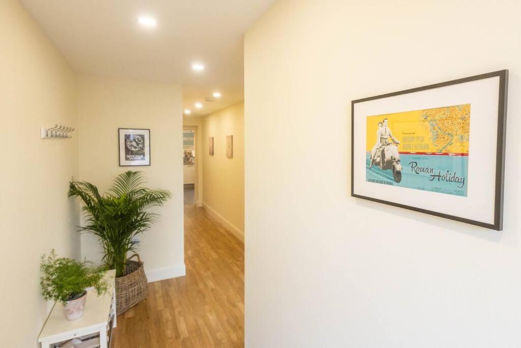 The Wellness Lodge- Gym, Table Tennis, Cinema, Parking And More! Bath Esterno foto